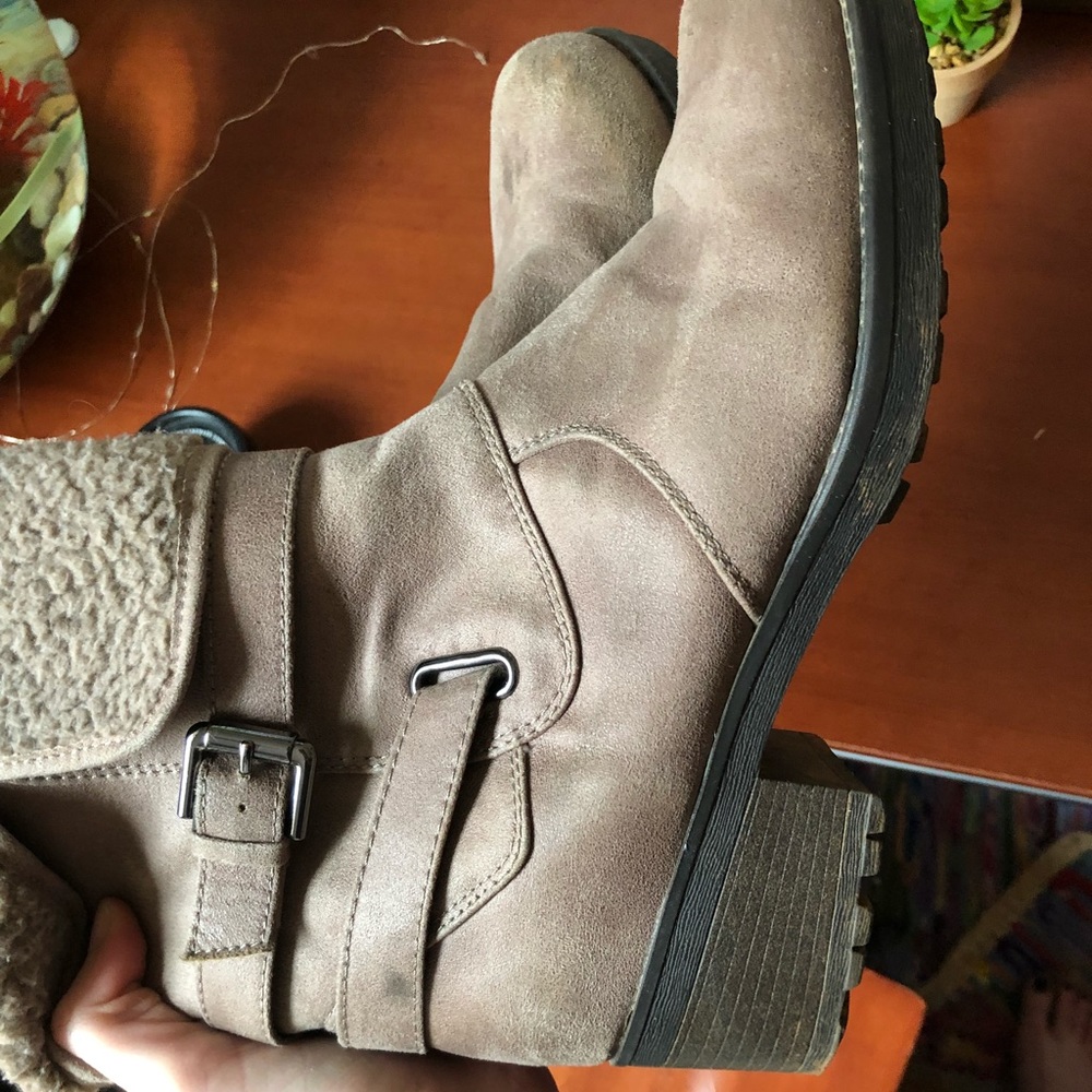 Tan Boots with fuzz and buckle